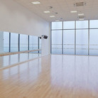 1637044166_105-idei-club-p-tantsevalnii-zal-interer-krasivo-foto-110